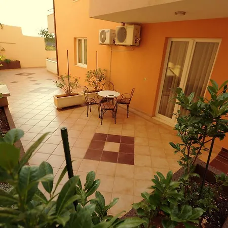 Apartments Vila Adrijana & Fitness Studio Wolf Baska Voda