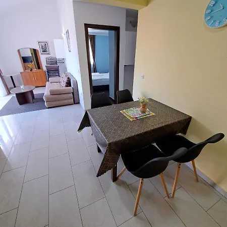 Apartment Apartments Vila Adrijana & Fitness Studio Wolf Baska Voda