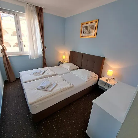 Apartments Vila Adrijana & Fitness Studio Wolf Apartment Baska Voda