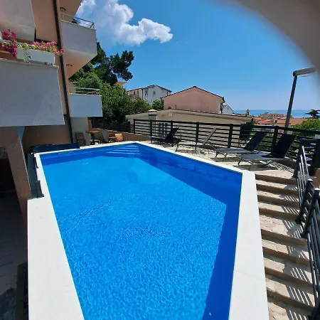 Apartments Vila Adrijana & Fitness Studio Wolf Apartment Baska Voda