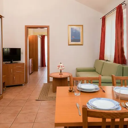 Apartment Apartments Vila Adrijana & Fitness Studio Wolf Baska Voda