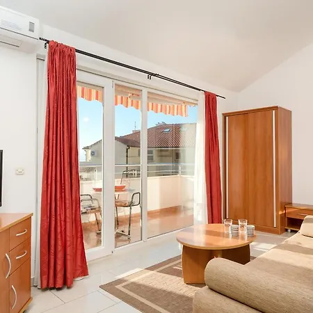 Apartments Vila Adrijana & Fitness Studio Wolf * Baska Voda