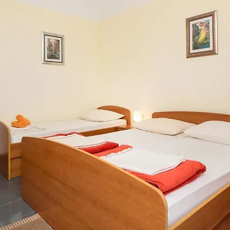 Apartment Apartments Vila Adrijana & Fitness Studio Wolf Baska Voda