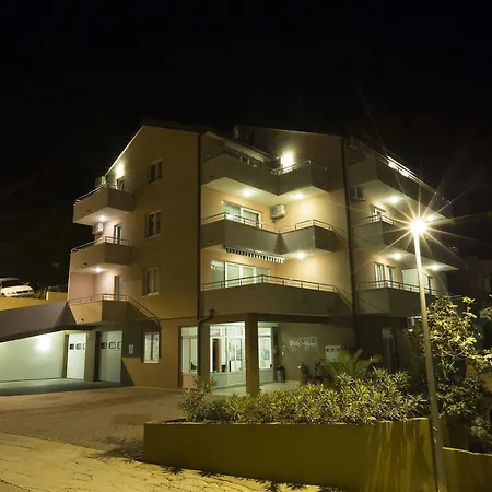 Apartments Vila Adrijana & Fitness Studio Wolf Baska Voda